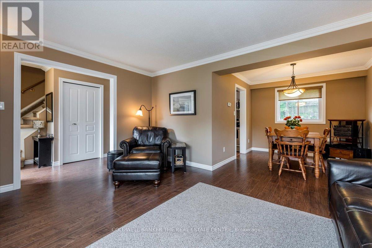 Photo 3 of 8 Bethune Place, Barrie ON