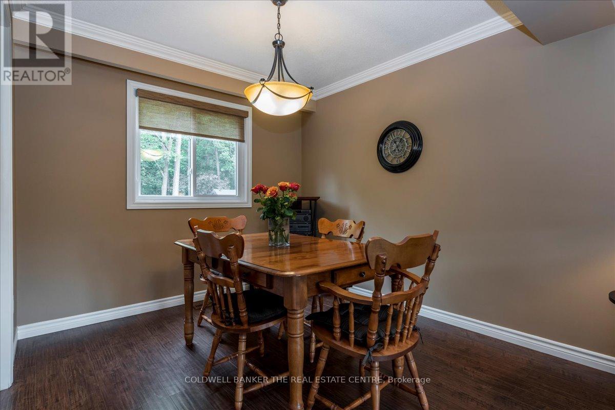 Photo 29 of 8 Bethune Place, Barrie ON