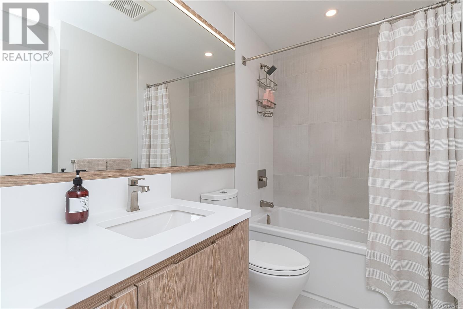 Single Family House for Sale in   Pentrelew Pl Bellewood Park Victoria 