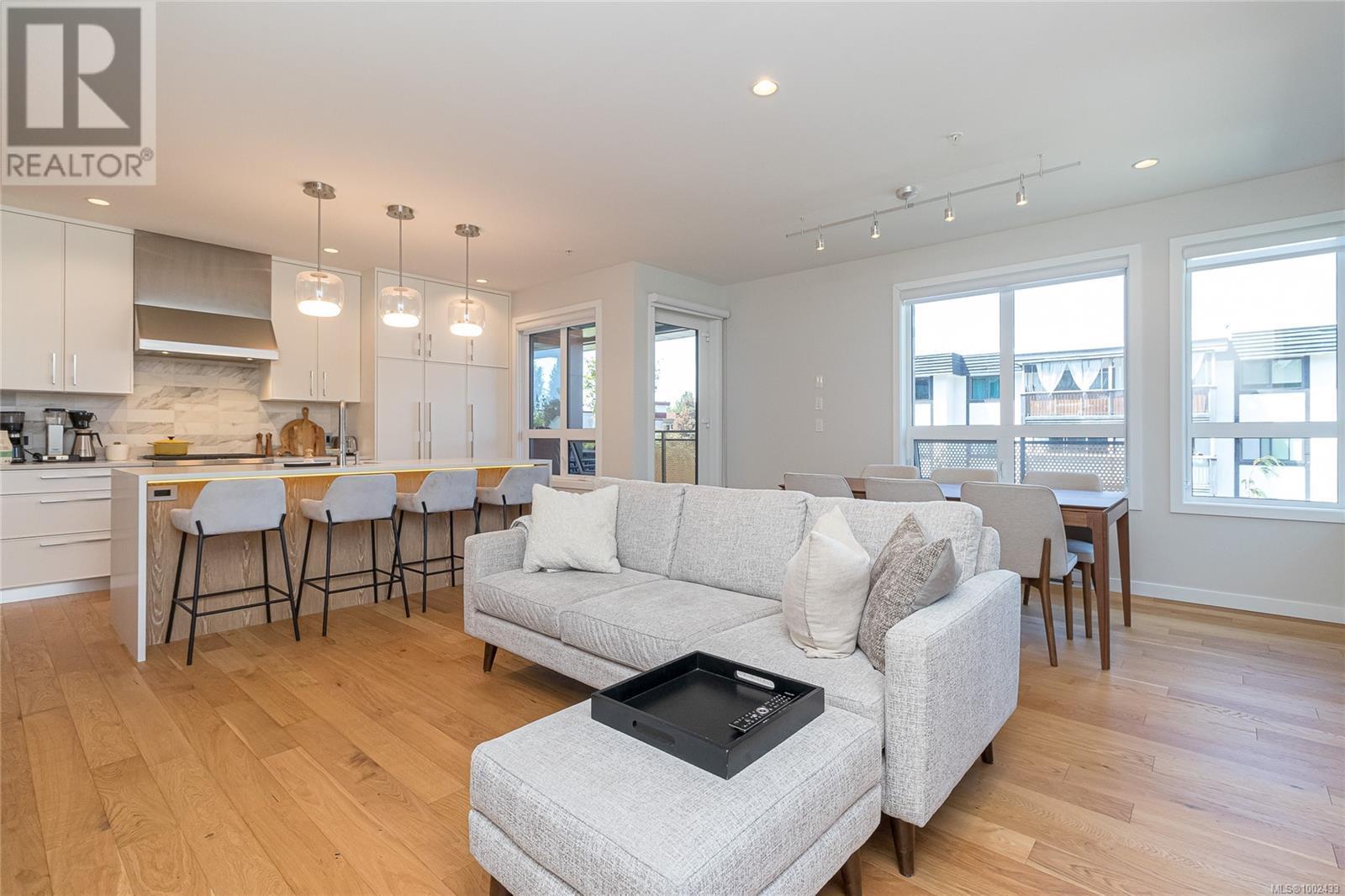 Single Family House for Sale in   Pentrelew Pl Bellewood Park Victoria 