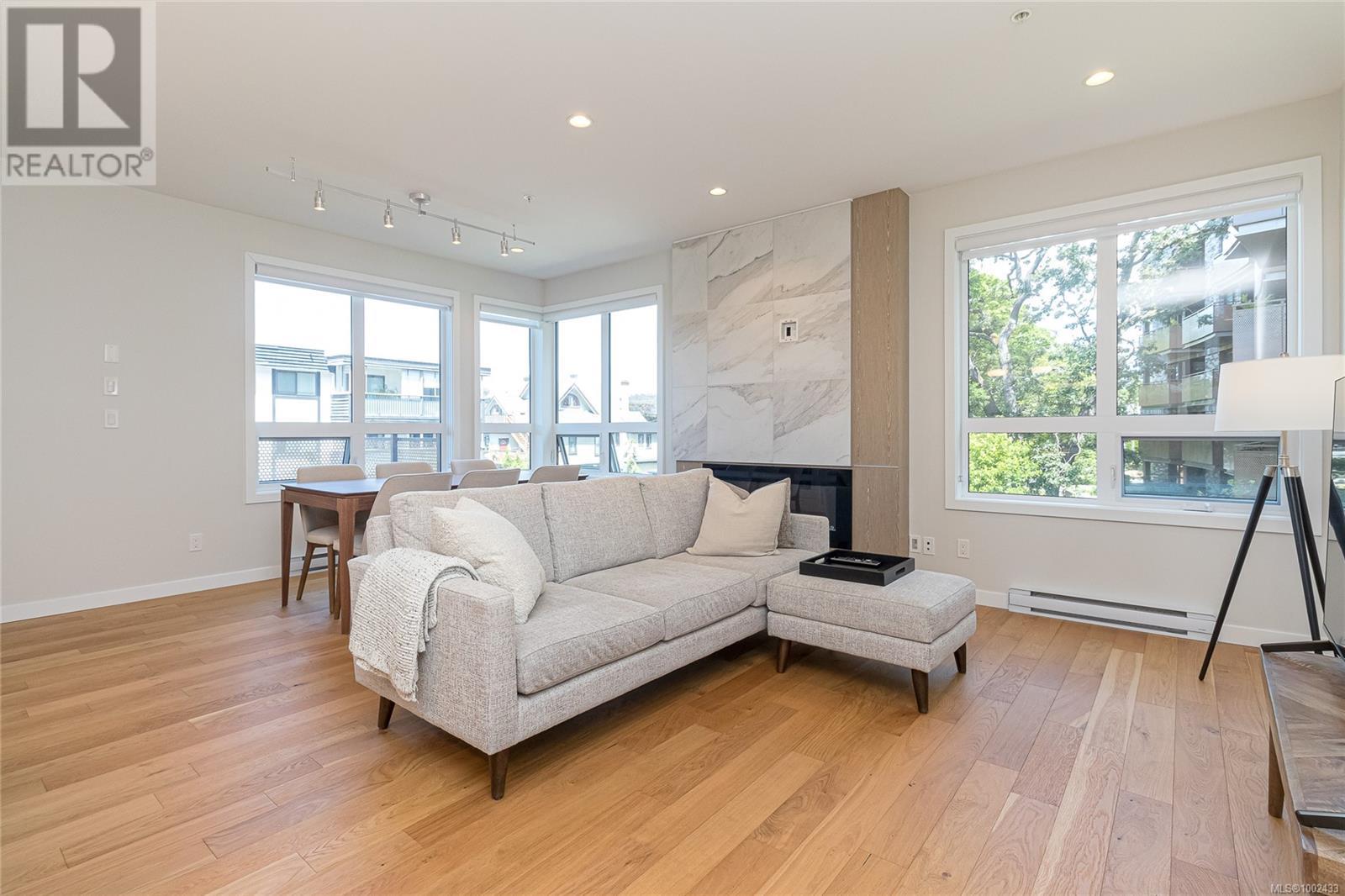 Single Family House for Sale in   Pentrelew Pl Bellewood Park Victoria 