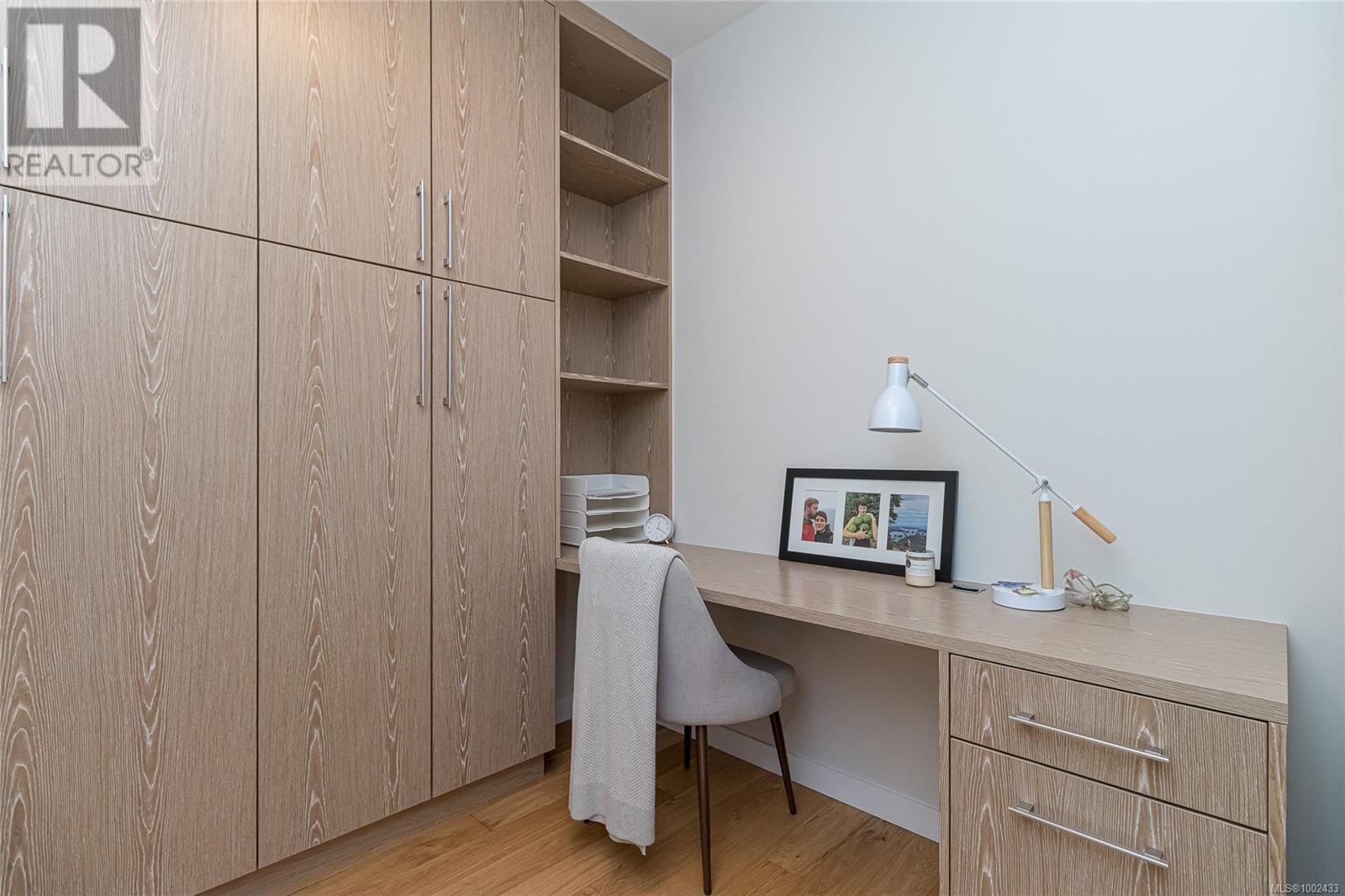 Single Family House for Sale in   Pentrelew Pl Bellewood Park Victoria 