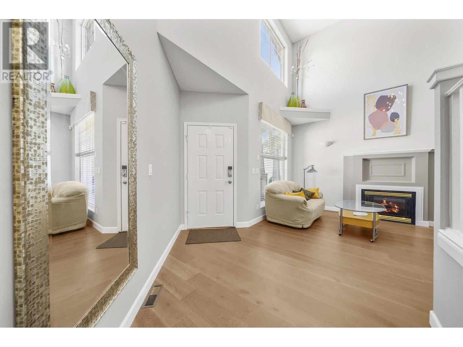 Photo 2 of 1220 Yangtze Place, Port Coquitlam BC