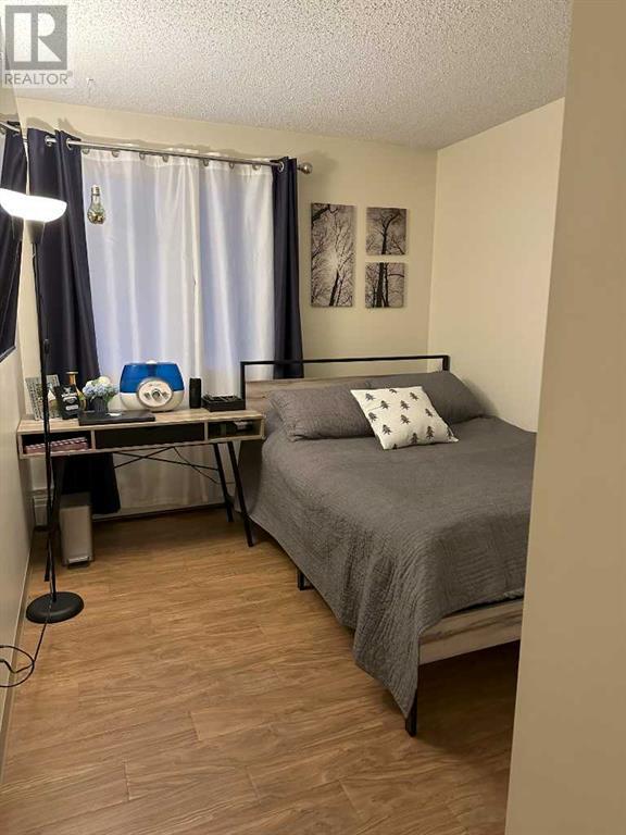 Single Family House for Sale in   Southampton Drive SW Southwood Calgary 