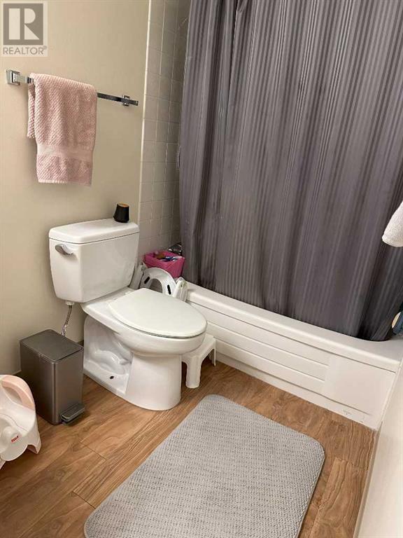 Single Family House for Sale in   Southampton Drive SW Southwood Calgary 
