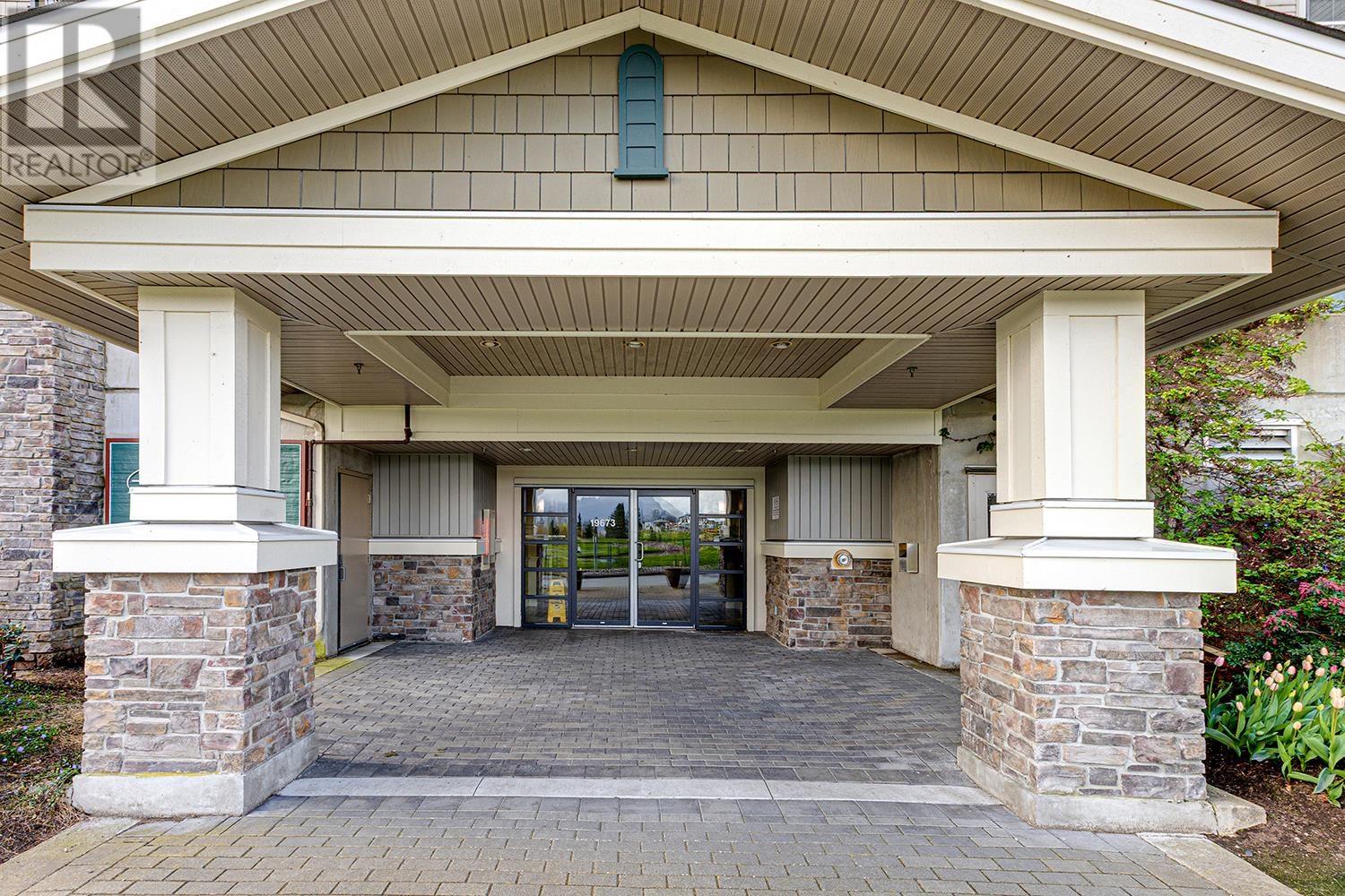405 19673 MEADOW GARDENS WAY, Pitt Meadows real estate listing R3012556