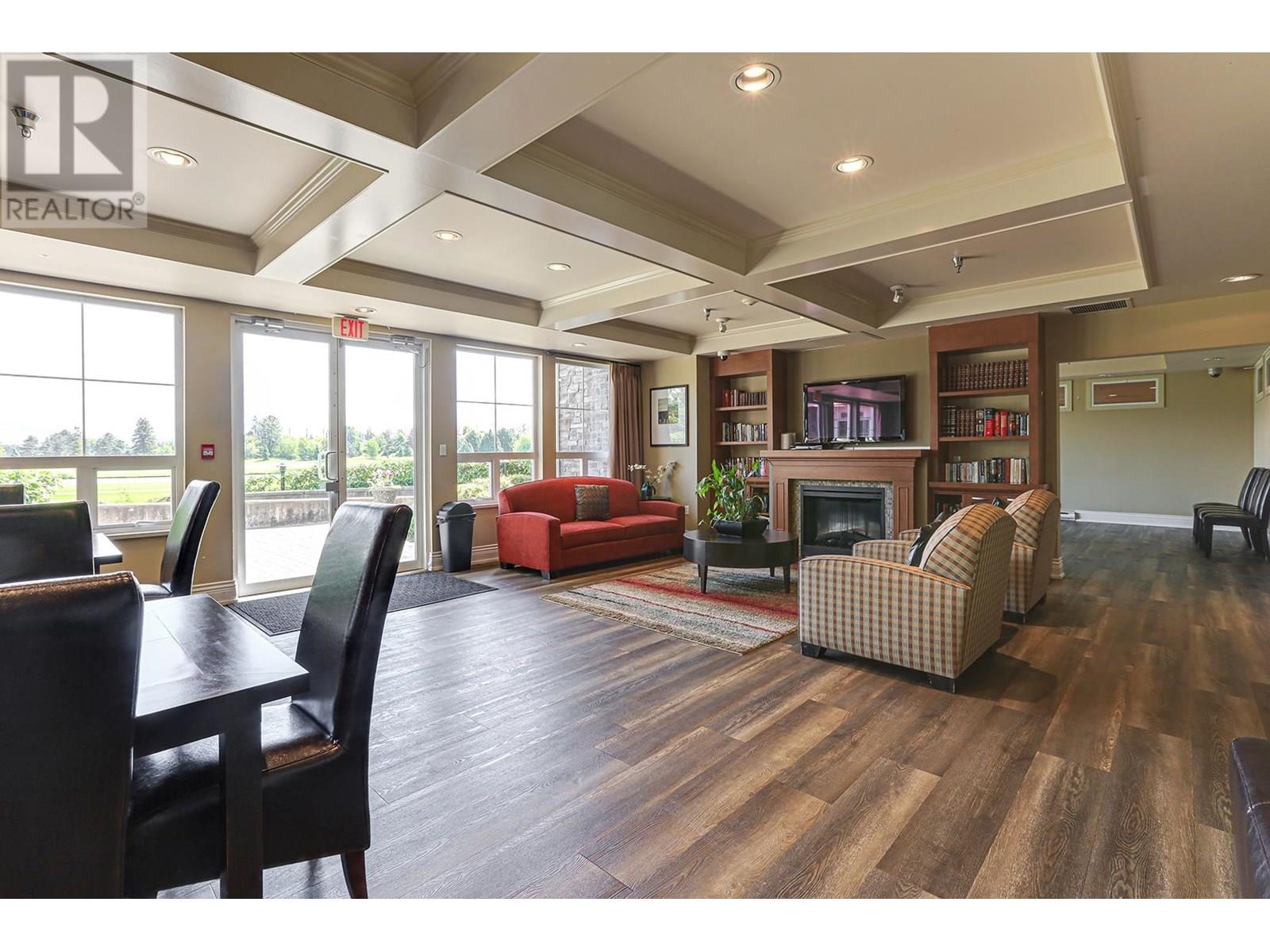 405 19673 MEADOW GARDENS WAY, Pitt Meadows real estate listing R3012556