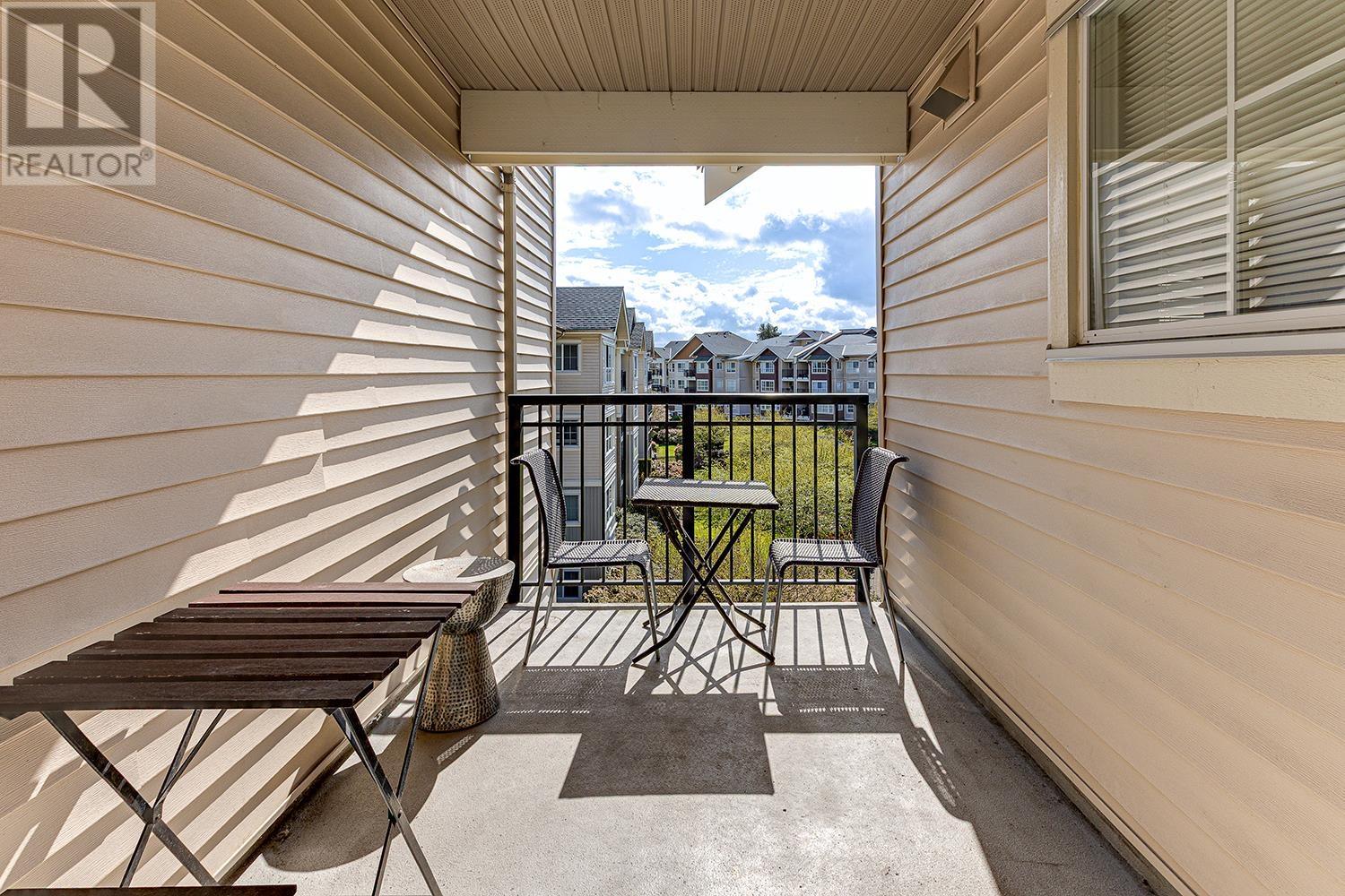 405 19673 MEADOW GARDENS WAY, Pitt Meadows real estate listing R3012556