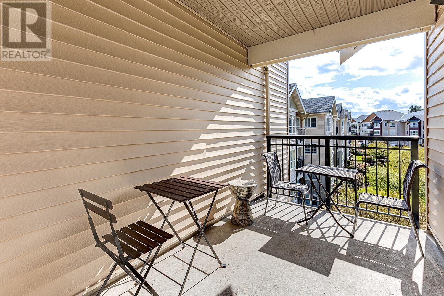 405 19673 MEADOW GARDENS WAY, Pitt Meadows real estate listing R3012556