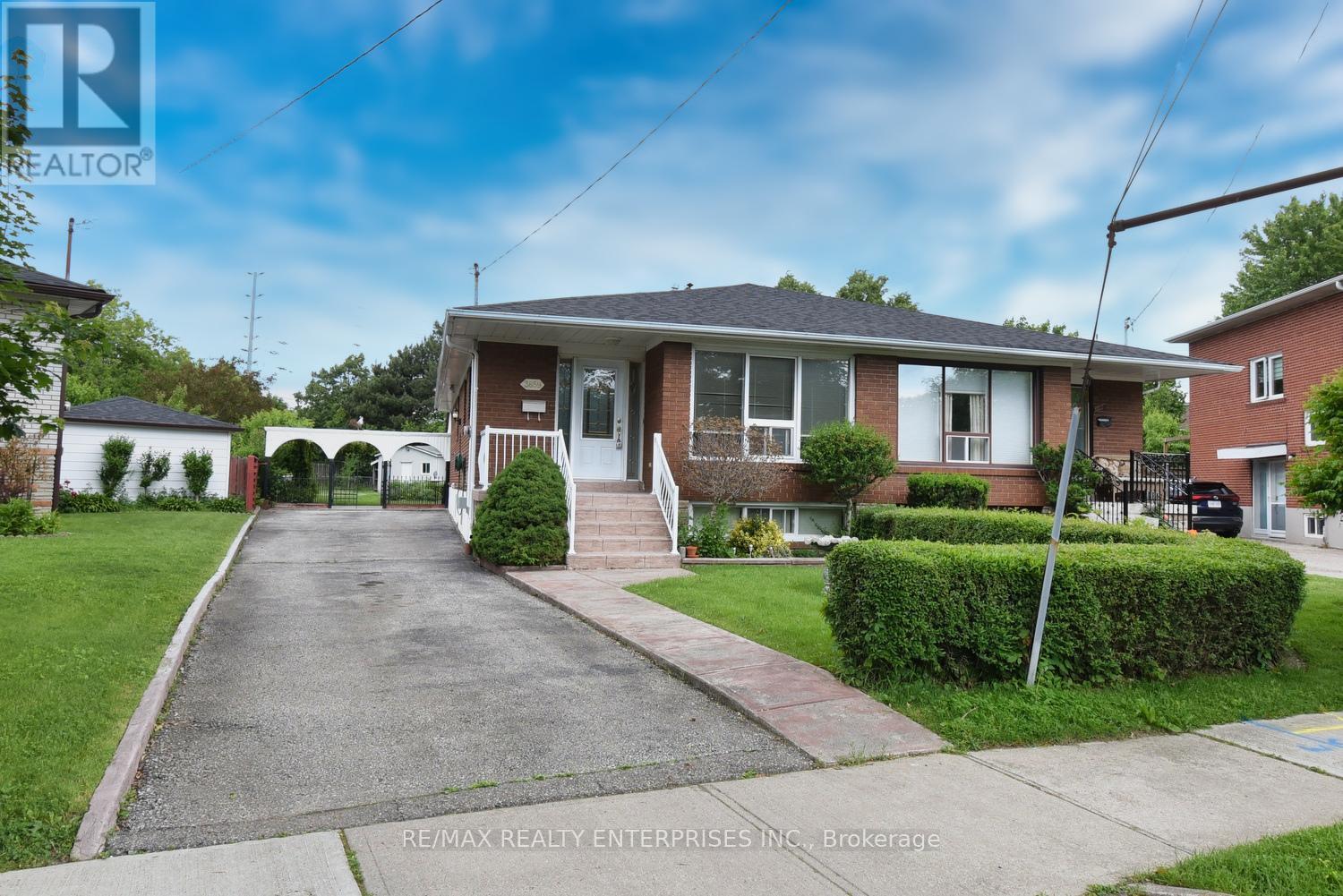 Photo 25 of 3659 Holden Crescent, Mississauga ON