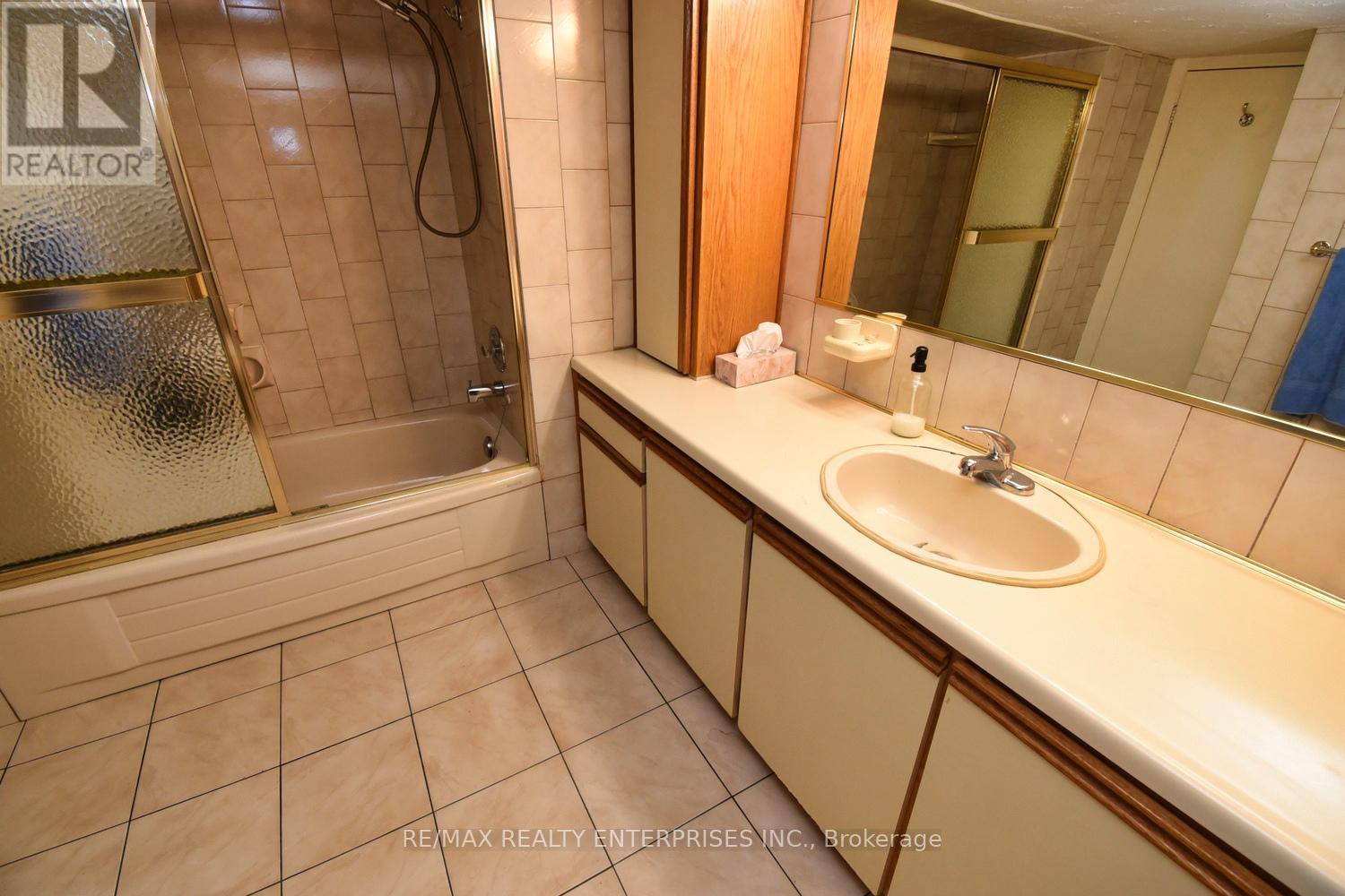 Photo 1 of 3659 Holden Crescent, Mississauga ON