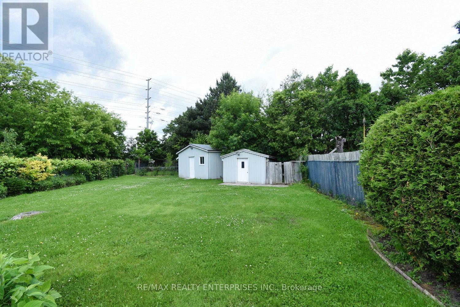 Photo 3 of 3659 Holden Crescent, Mississauga ON