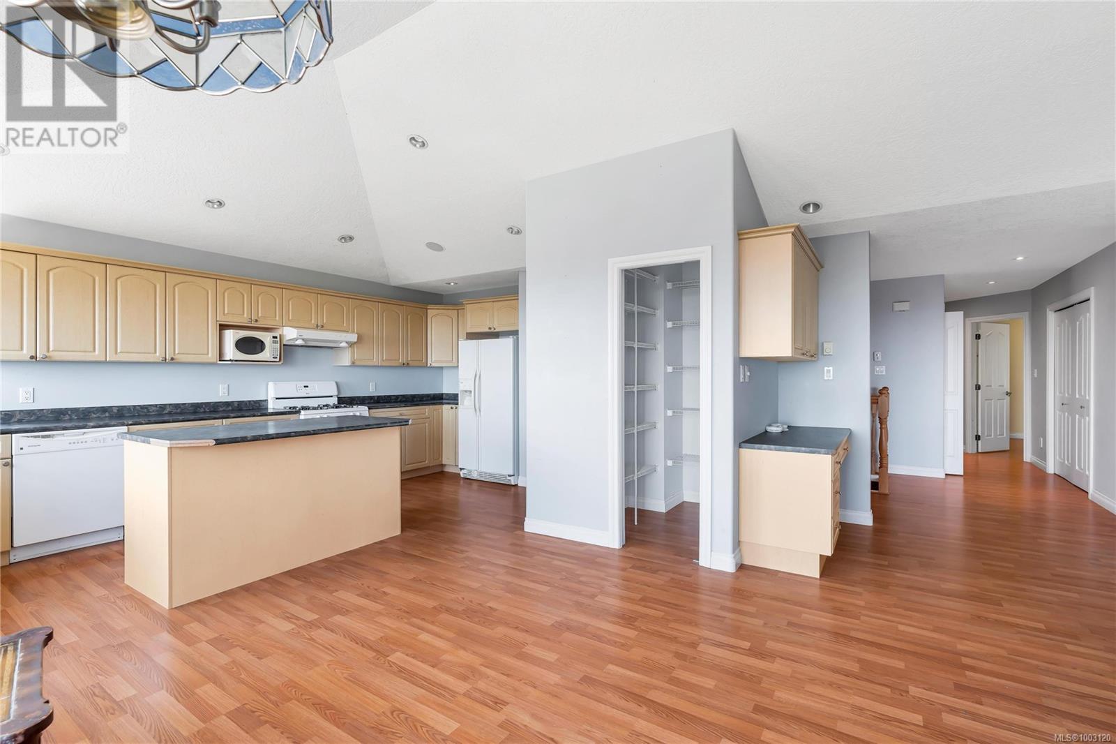 Photo 26 of 3352 Ravenwood Rd, Colwood BC