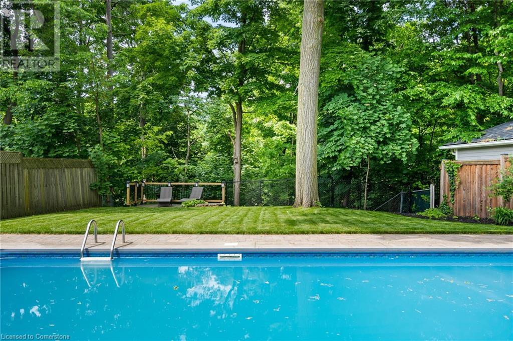 Photo 39 of 250 Linwood Crescent, Burlington ON