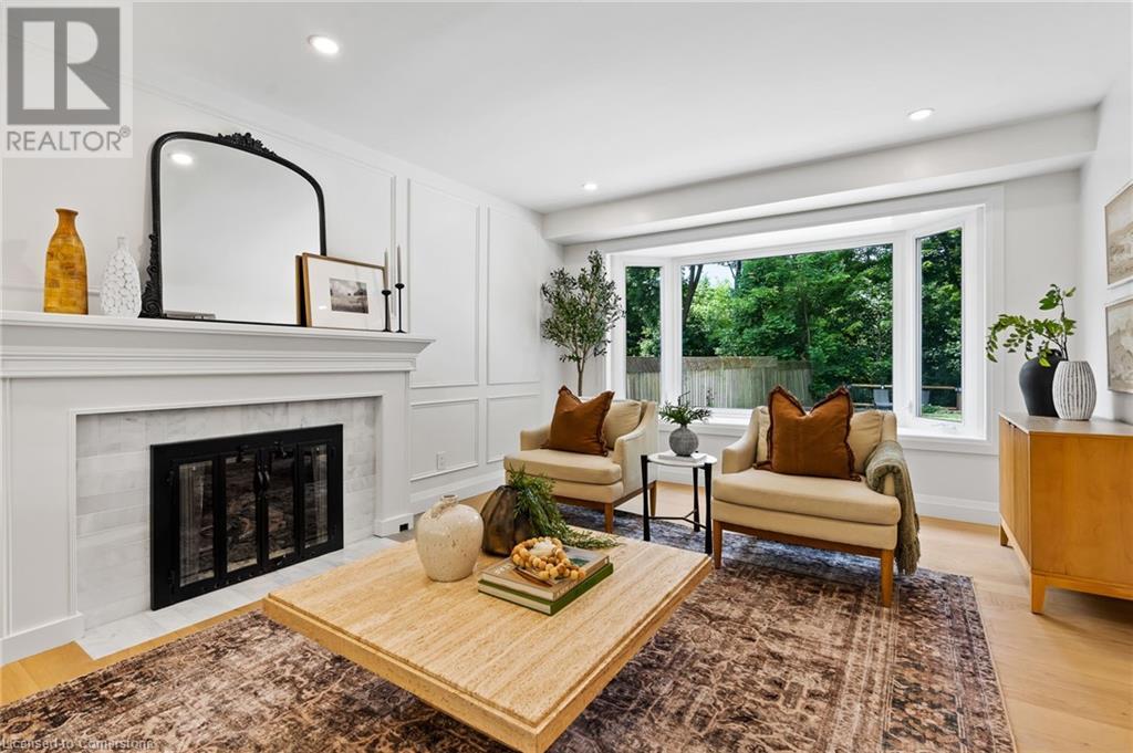 Photo 7 of 250 Linwood Crescent, Burlington ON