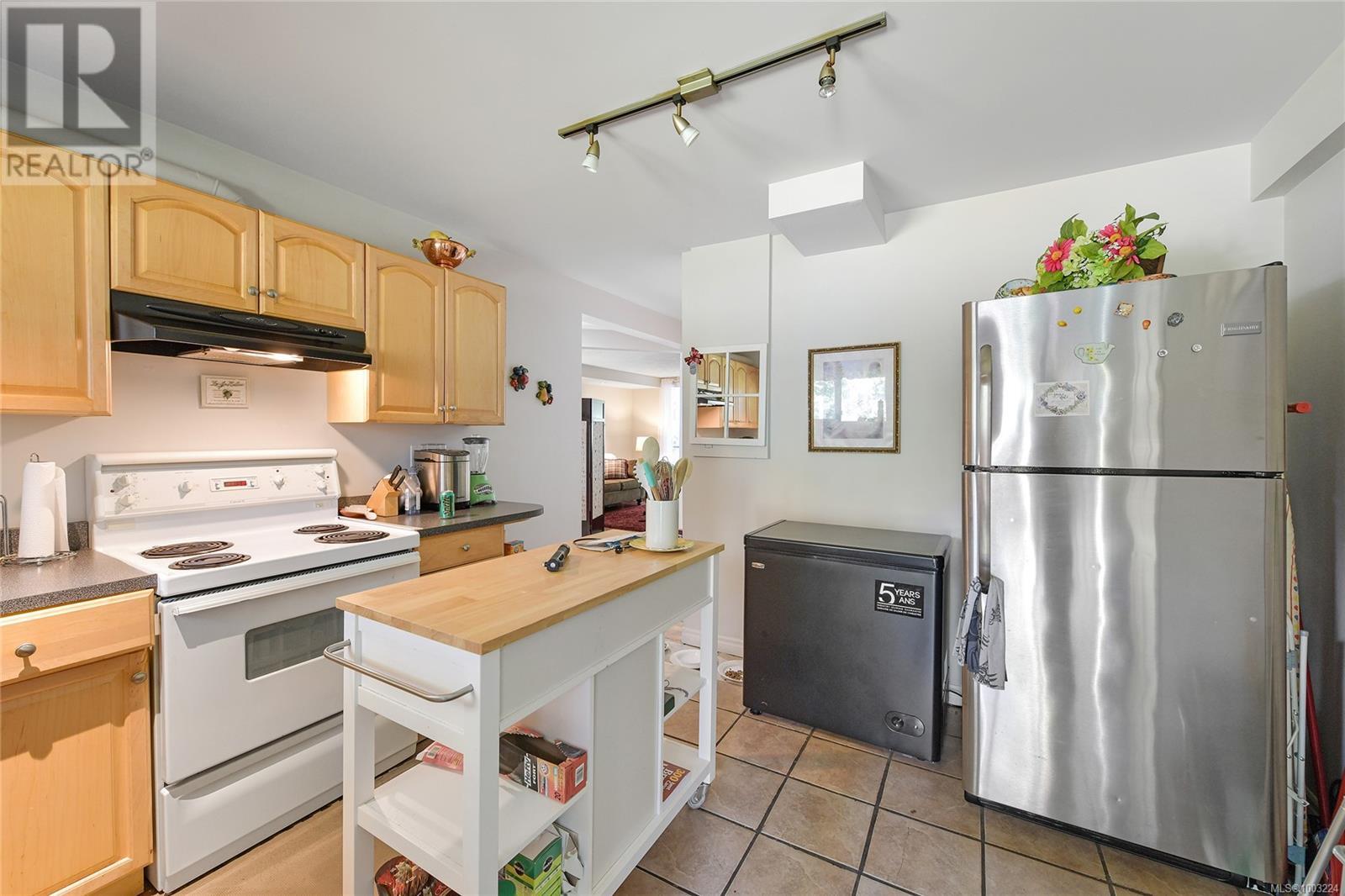  2011 Idlemore Road, Sooke
