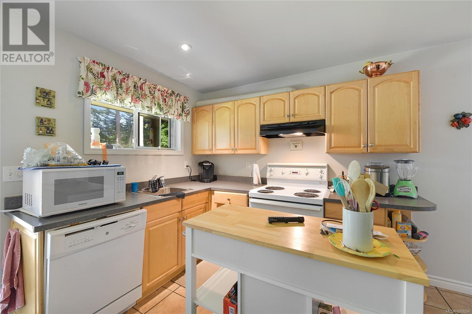  2011 Idlemore Road, Sooke