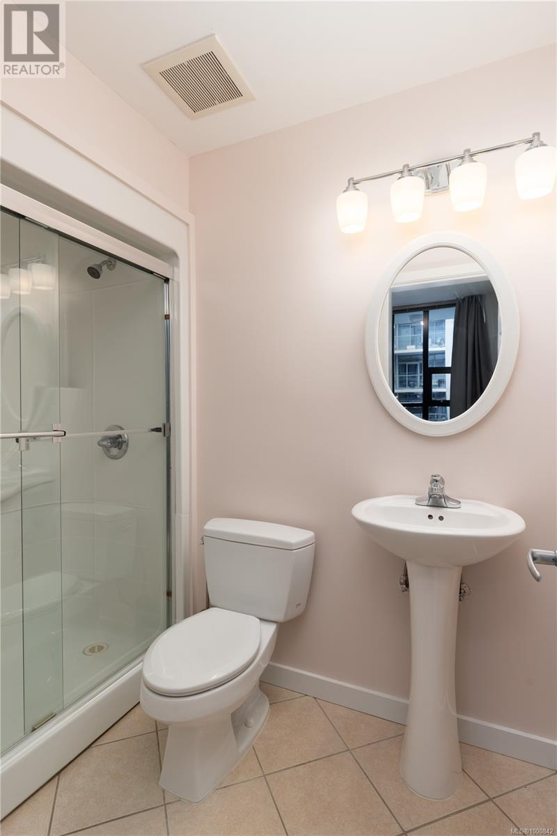 #409 860 VIEW ST - Image 12