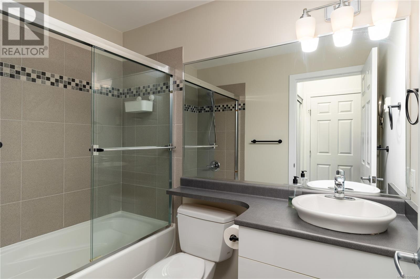 #409 860 VIEW ST - Image 15