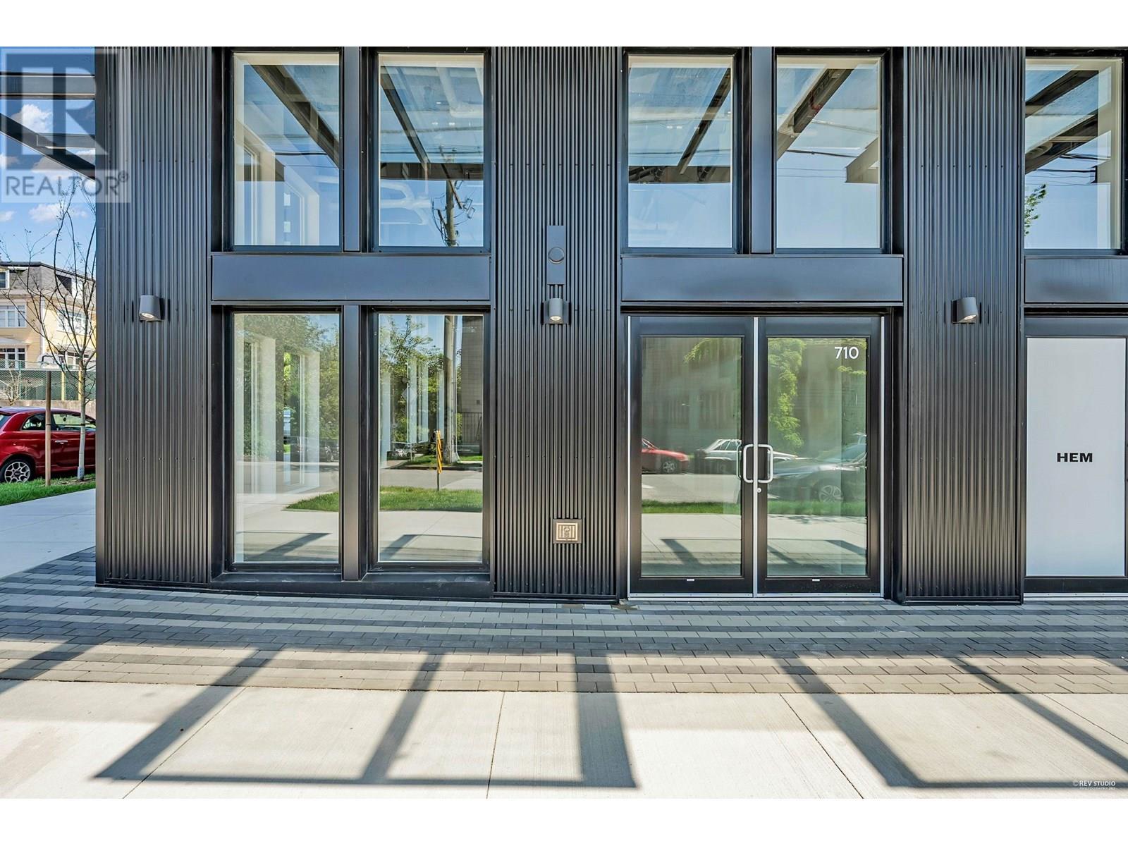 Photo 3 of 710 Glen Drive, Vancouver BC