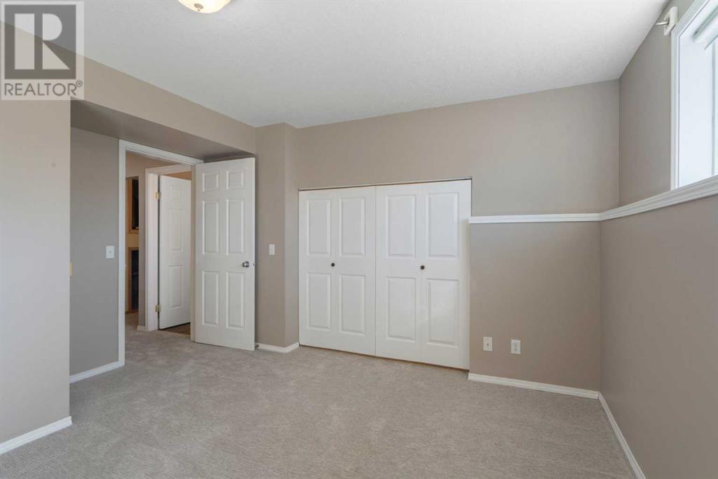 Single Family House 4 Level for Sale in  Citadel Acres Close NW Citadel Calgary 