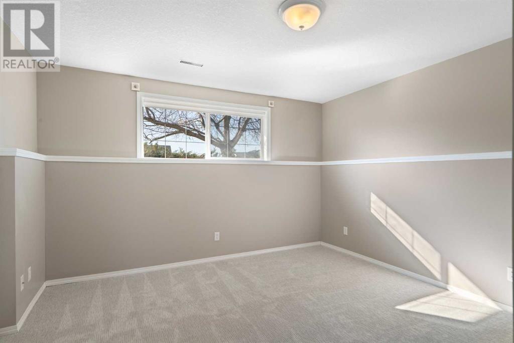 Single Family House 4 Level for Sale in  Citadel Acres Close NW Citadel Calgary 