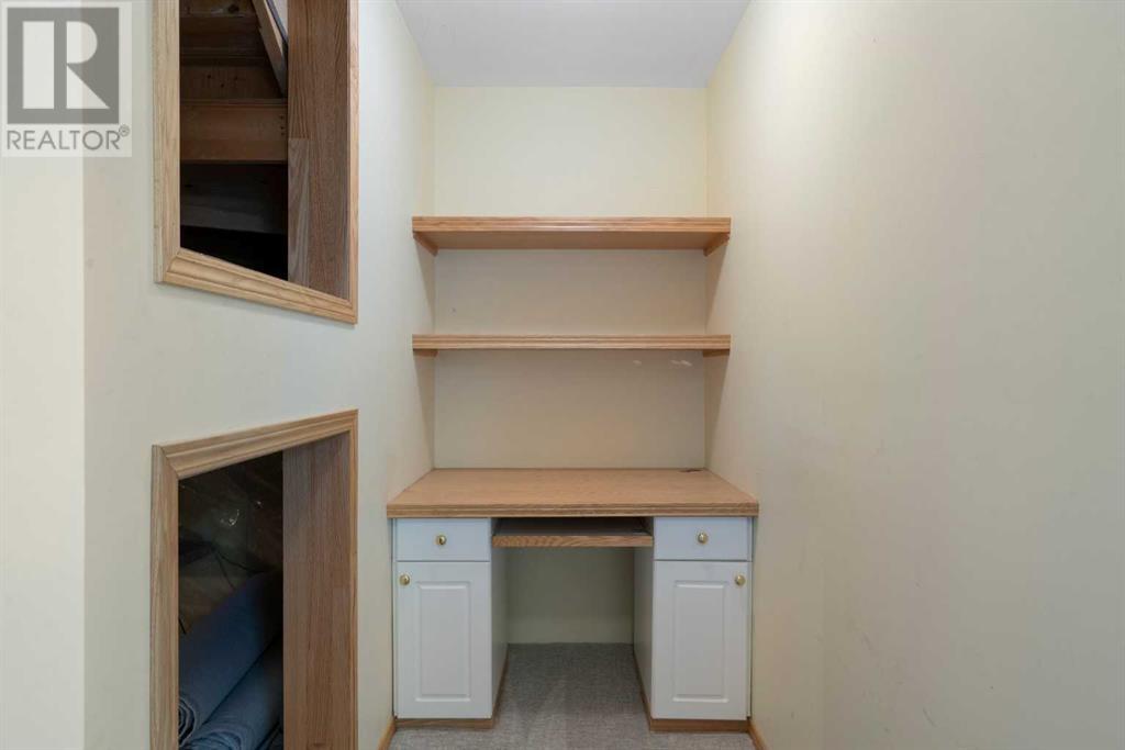 Single Family House 4 Level for Sale in  Citadel Acres Close NW Citadel Calgary 