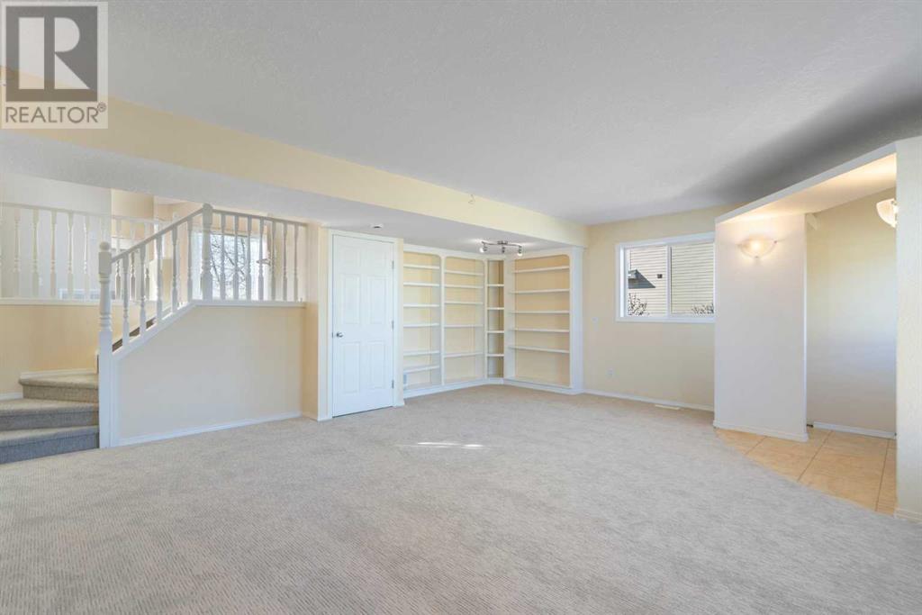 Single Family House 4 Level for Sale in  Citadel Acres Close NW Citadel Calgary 