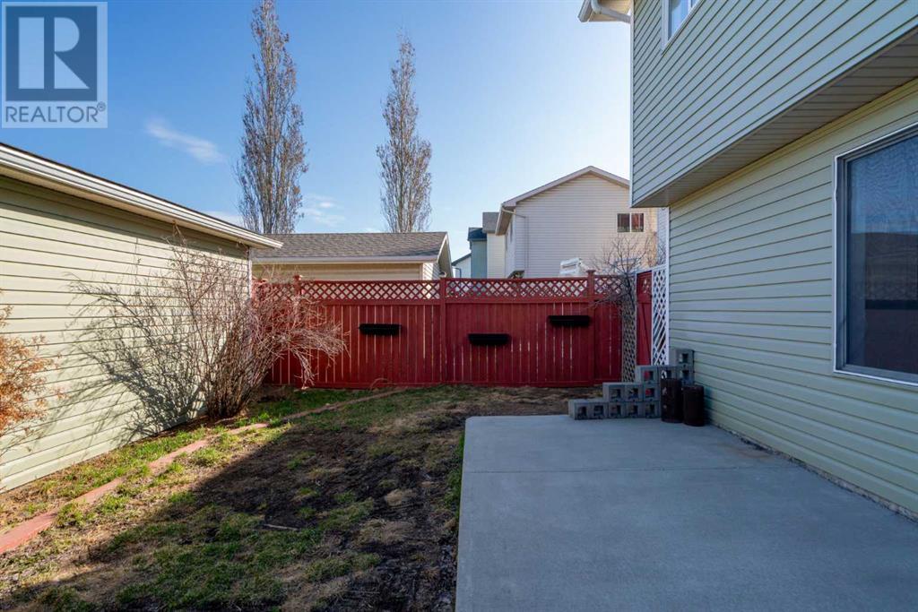 Single Family House 4 Level for Sale in  Citadel Acres Close NW Citadel Calgary 