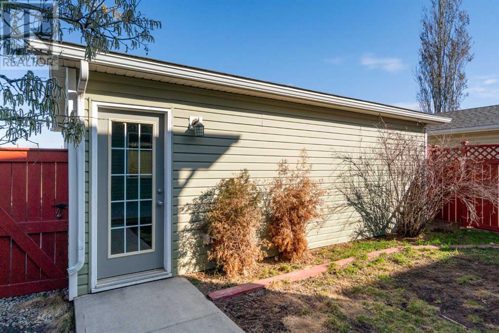 Single Family House 4 Level for Sale in  Citadel Acres Close NW Citadel Calgary 