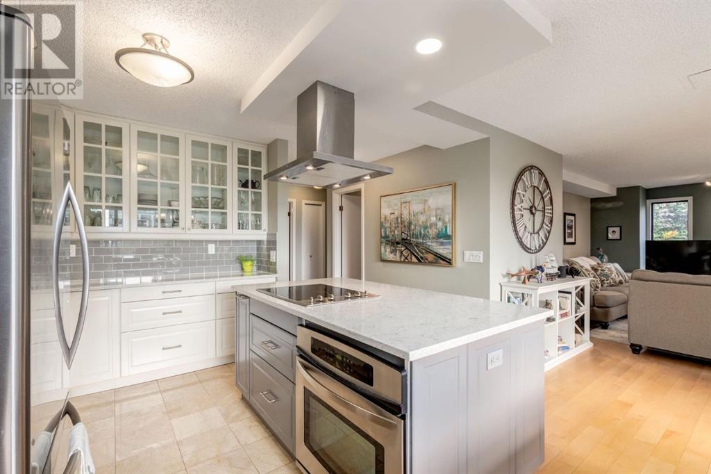 Single Family House for Sale in   Meredith Road NE Crescent Heights Calgary 