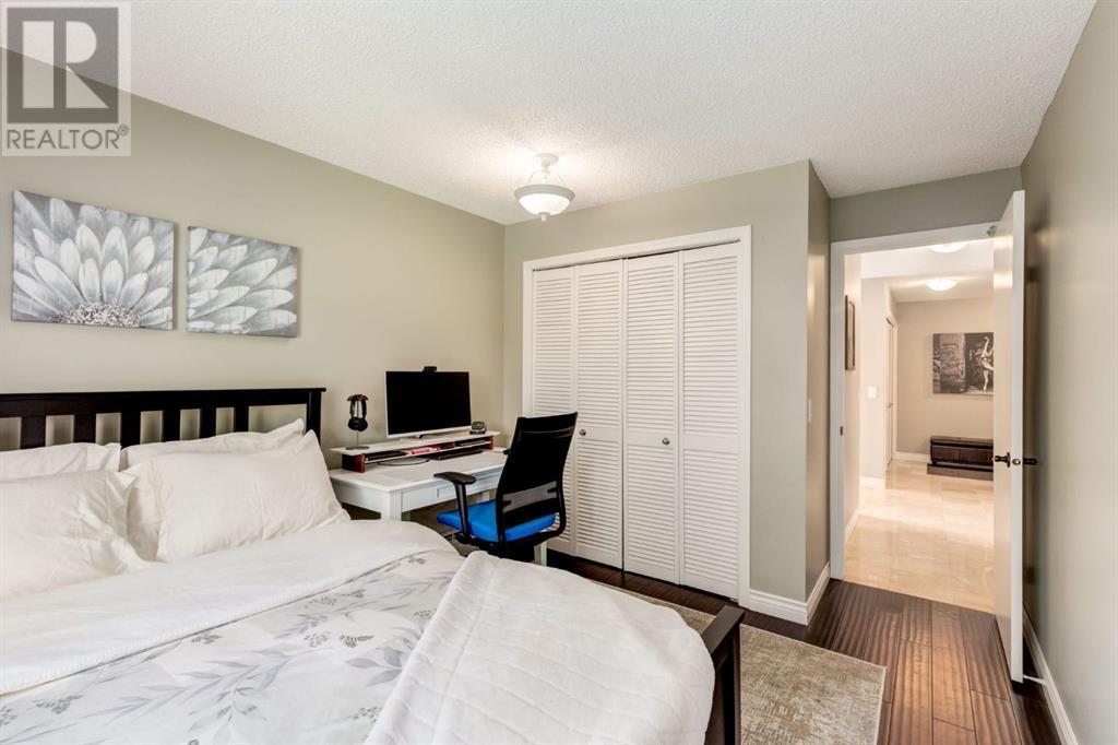 Single Family House for Sale in   Meredith Road NE Crescent Heights Calgary 