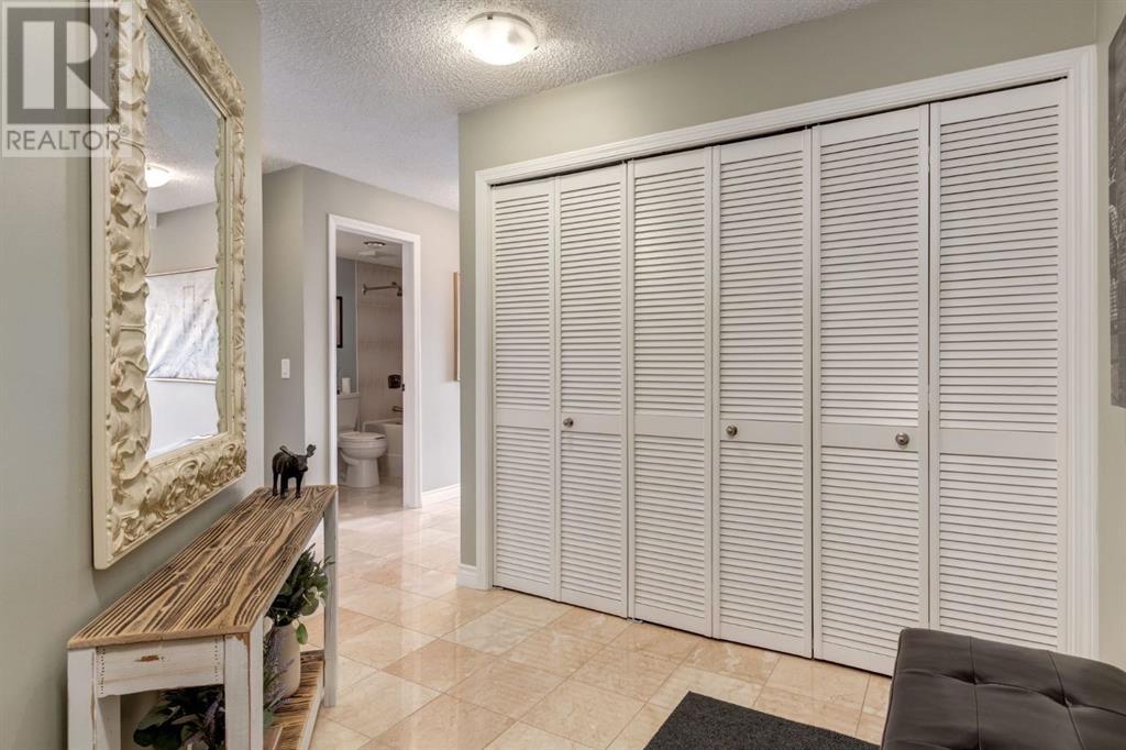 Single Family House for Sale in   Meredith Road NE Crescent Heights Calgary 