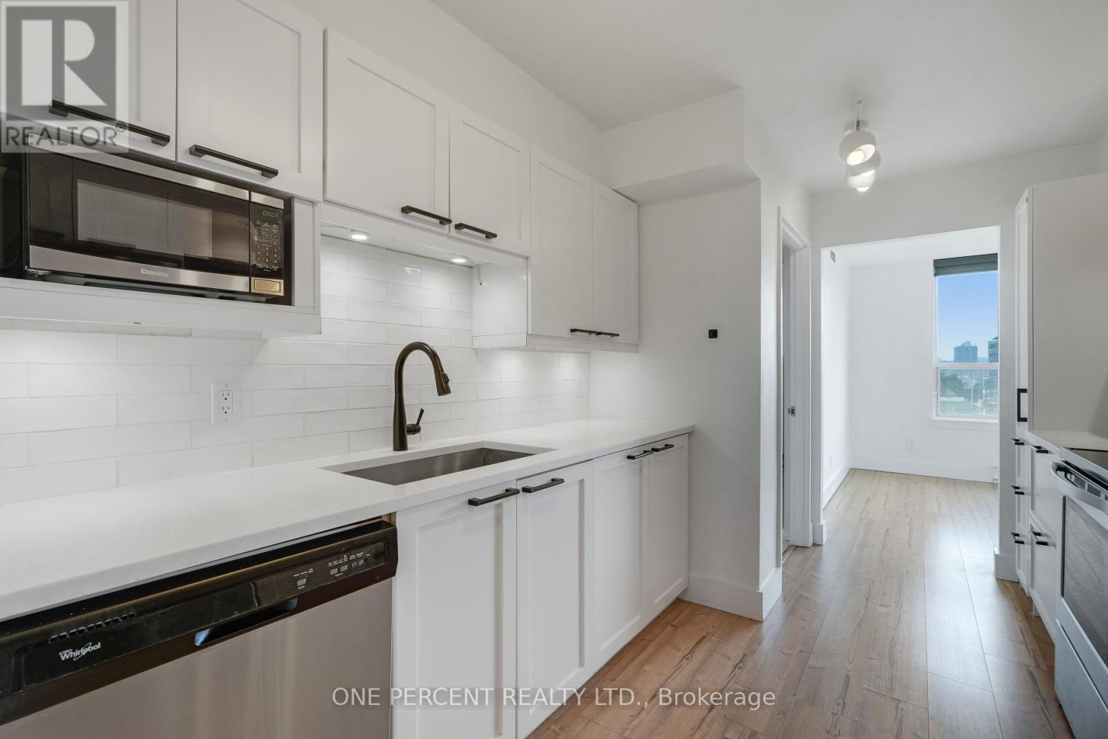 Photo 10 of 610 215 Parkdale Avenue, Ottawa ON