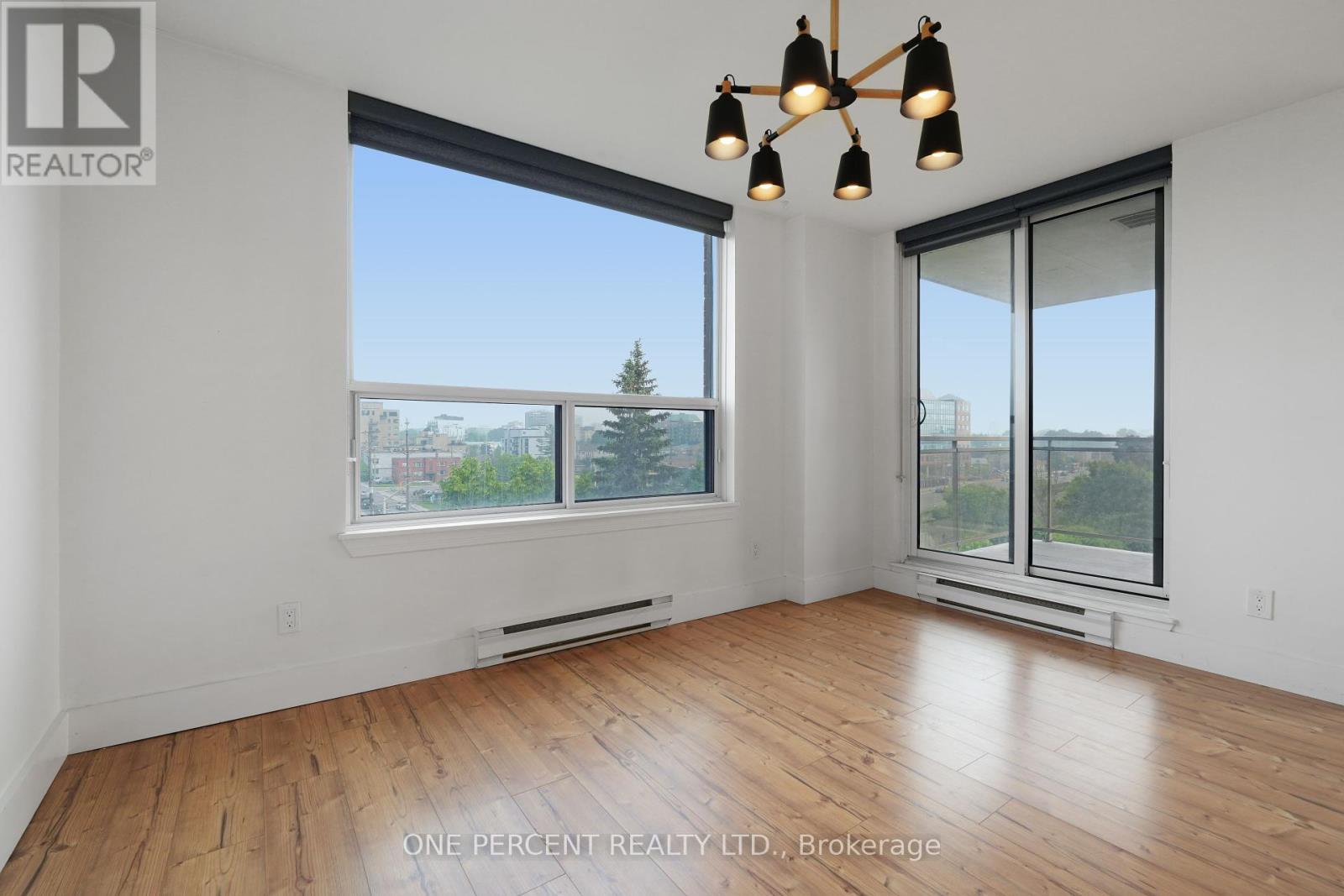 Photo 2 of 610 215 Parkdale Avenue, Ottawa ON