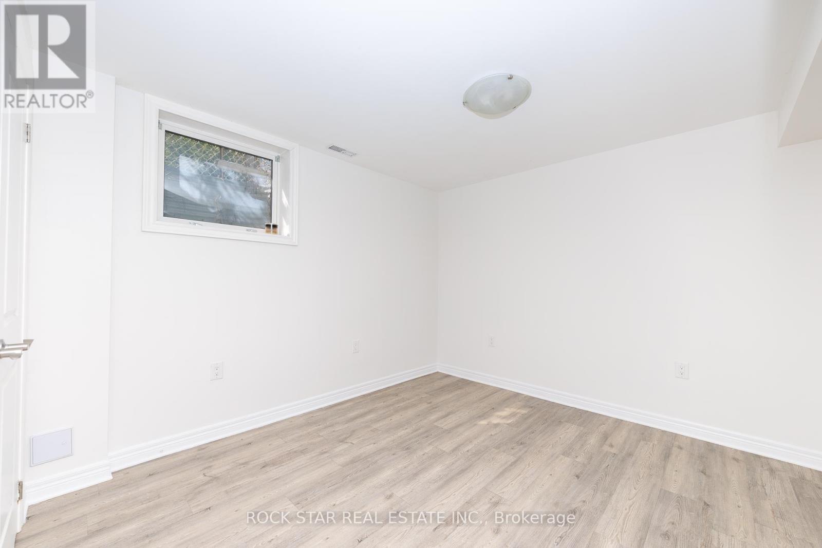 Photo 31 of 52 B Merigold Street, St Catharines ON