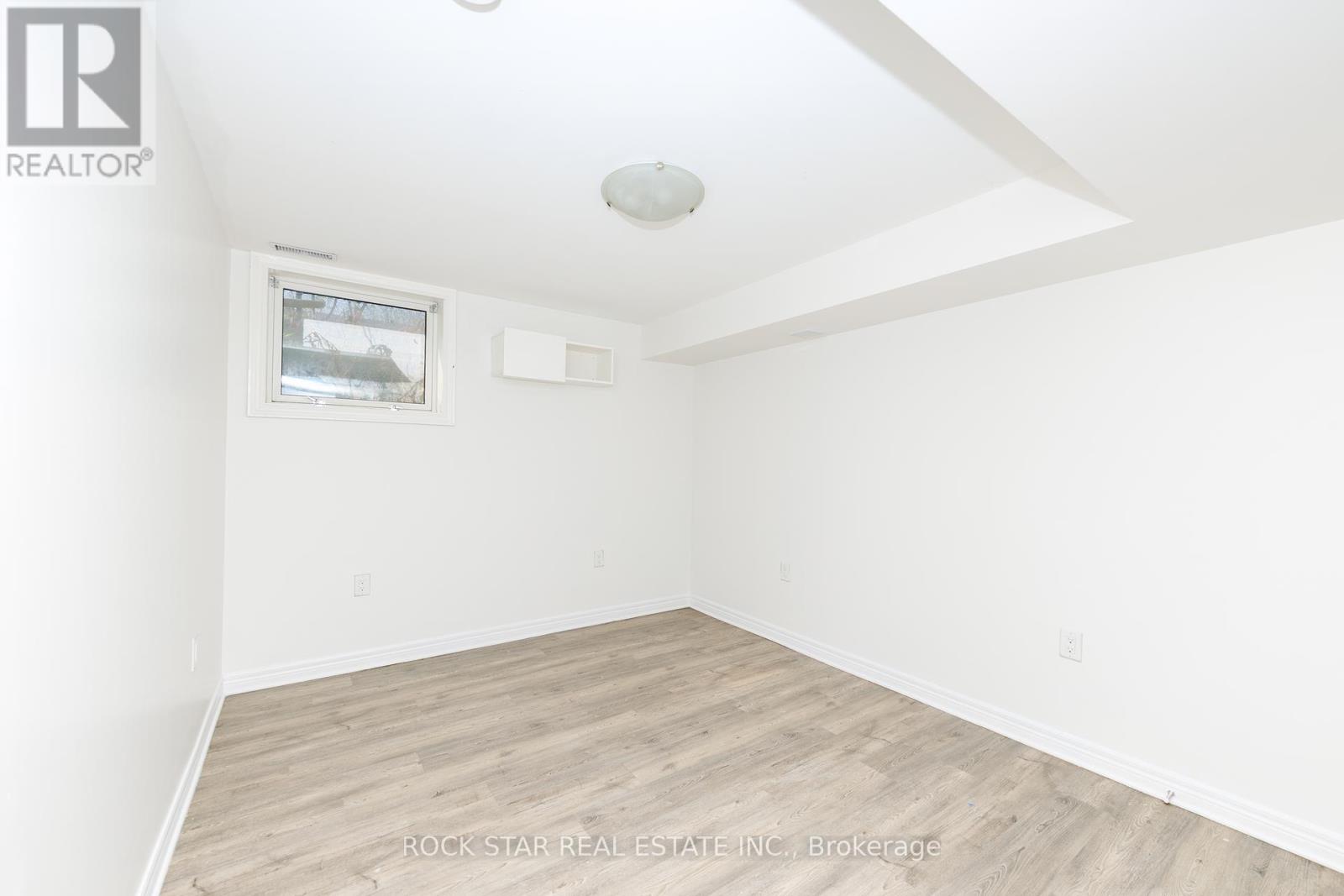 Photo 33 of 52 B Merigold Street, St Catharines ON