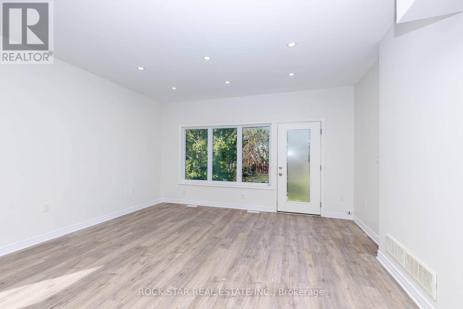 Photo 6 of 52 B Merigold Street, St Catharines ON