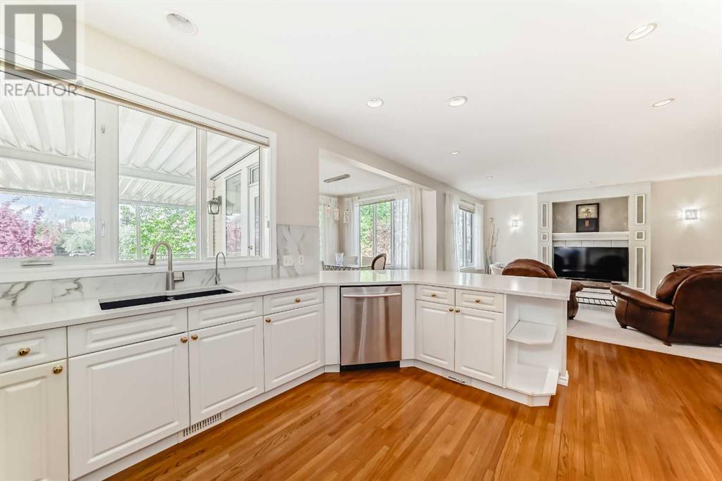 Single Family House for Sale in  Discovery Place SW Discovery Ridge Calgary 