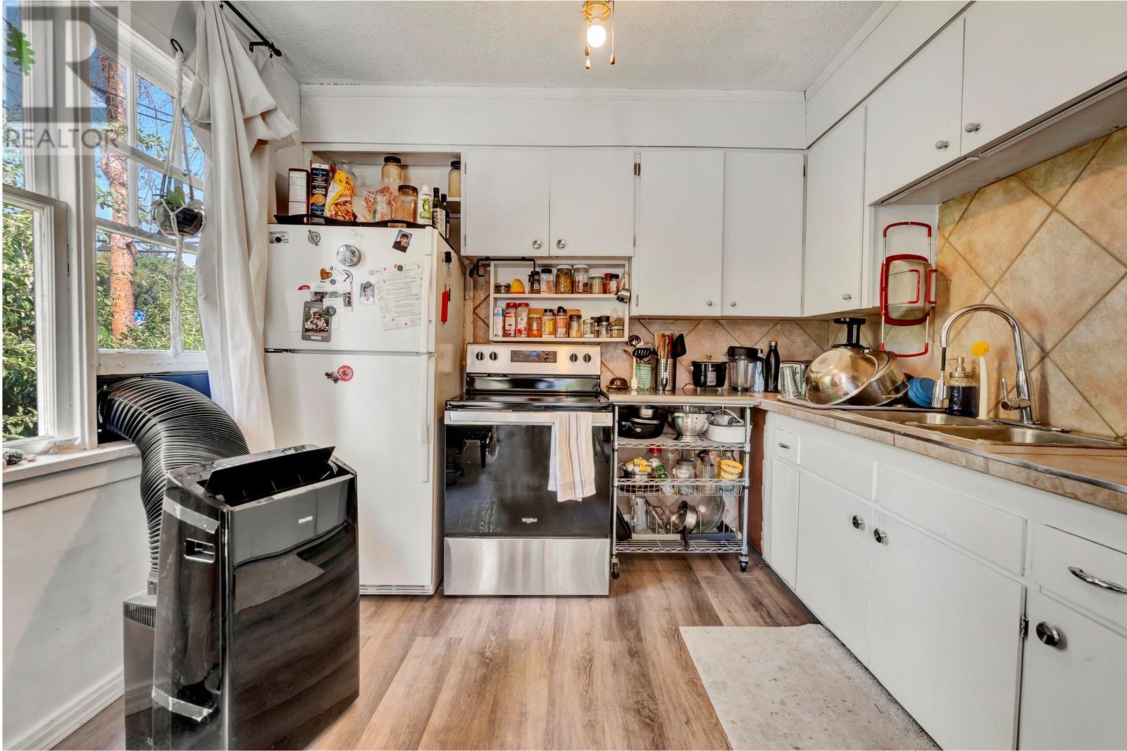  2054 Ethel Street, Kelowna