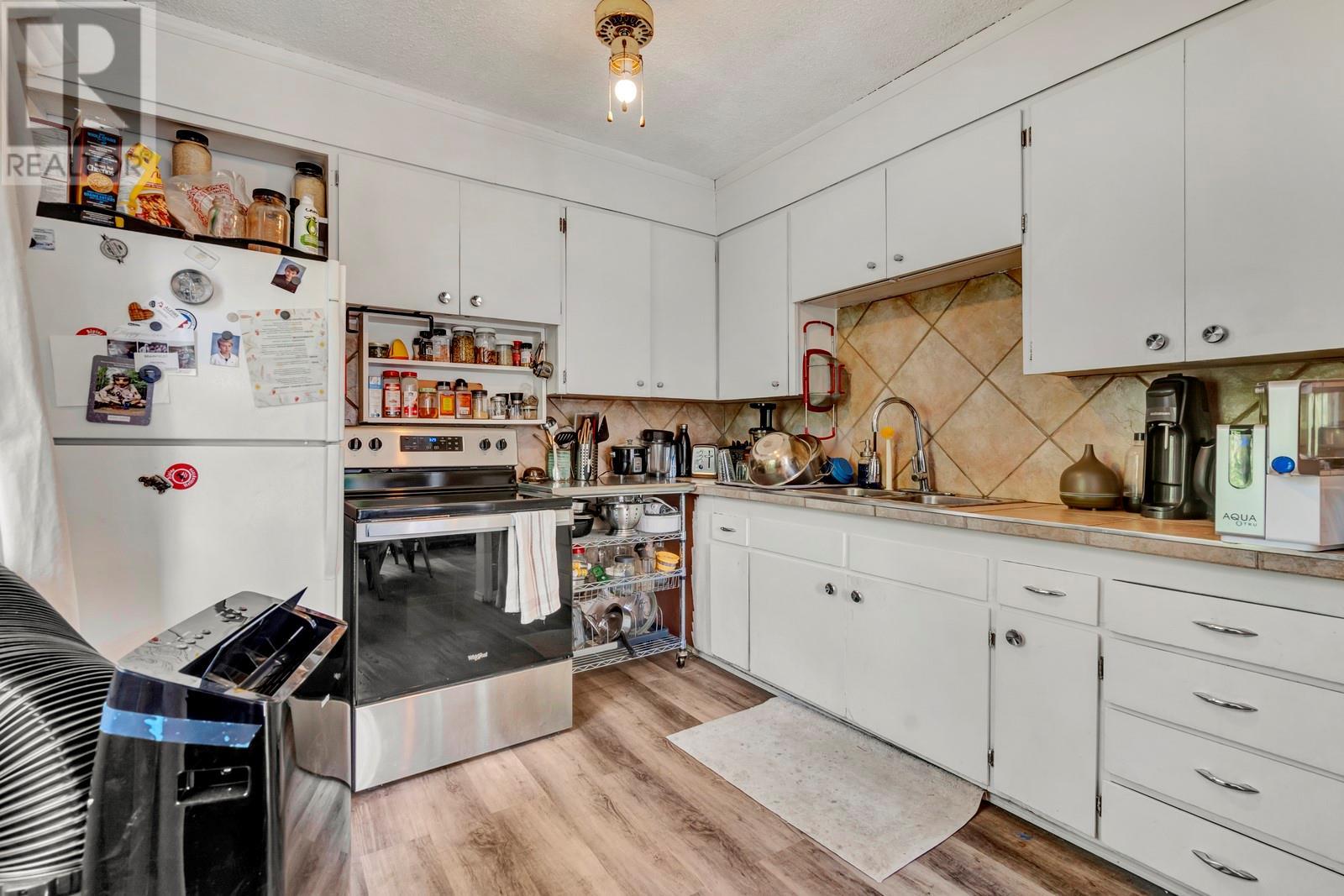  2054 Ethel Street, Kelowna