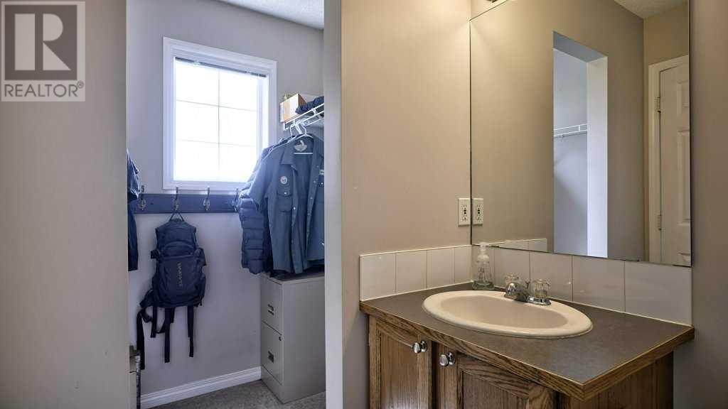 Single Family House 4 Level for Sale in  Copperfield Lane SE Copperfield Calgary 