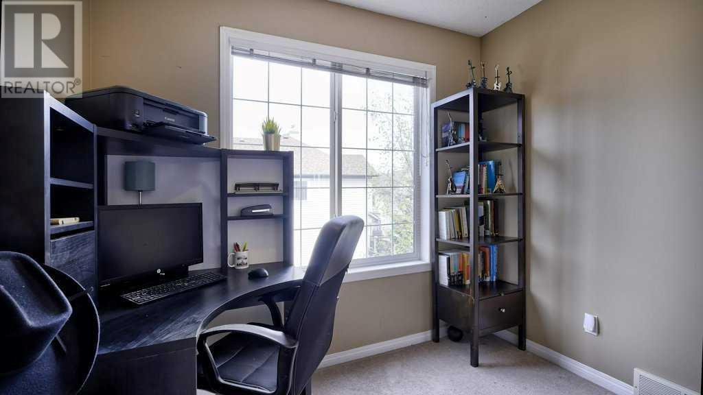Single Family House 4 Level for Sale in  Copperfield Lane SE Copperfield Calgary 