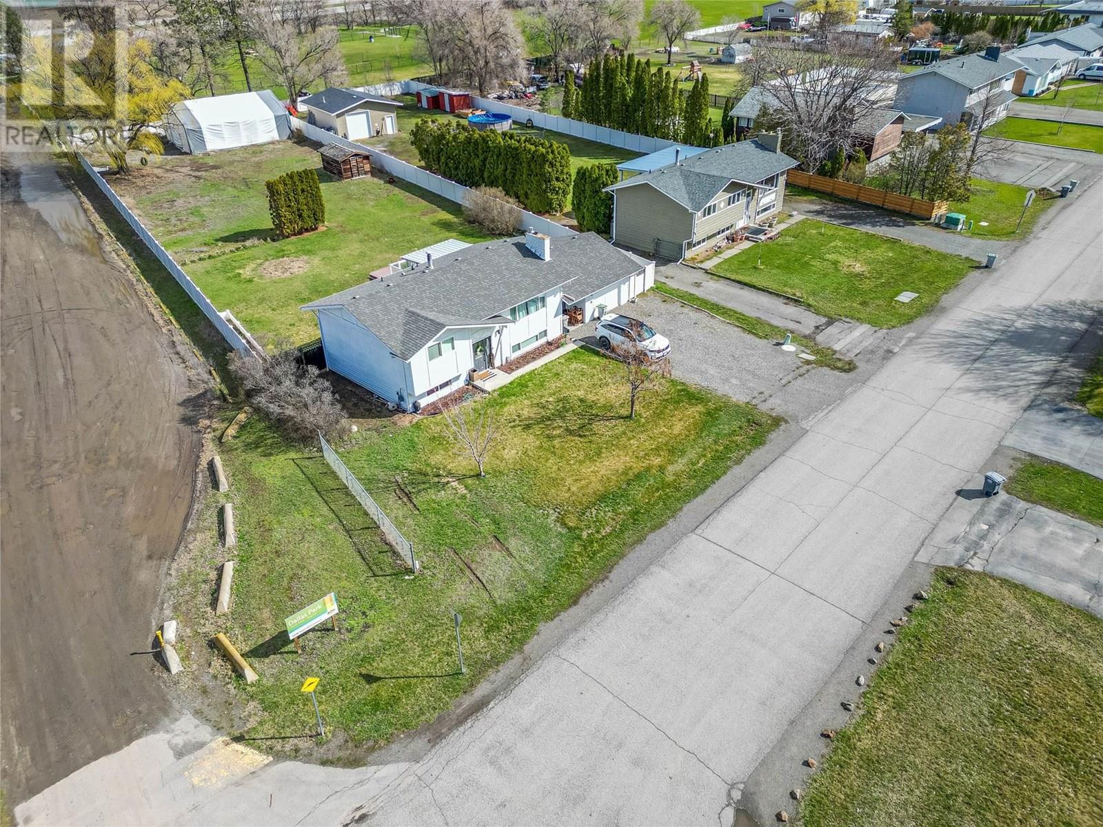 Photo 11 of 5764 Todd Hill Crescent, Kamloops BC
