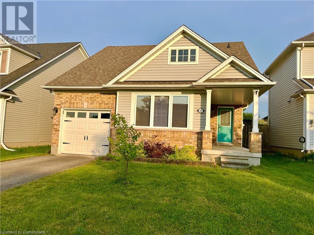 Photo 1 of 47 Gaydon Way, Brantford ON