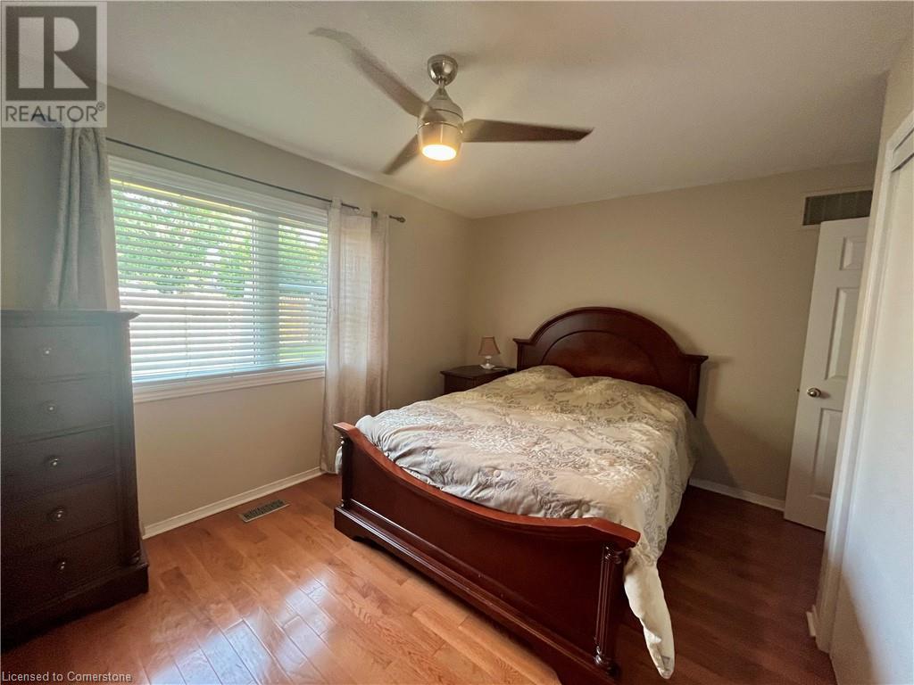 Photo 9 of 47 Gaydon Way, Brantford ON