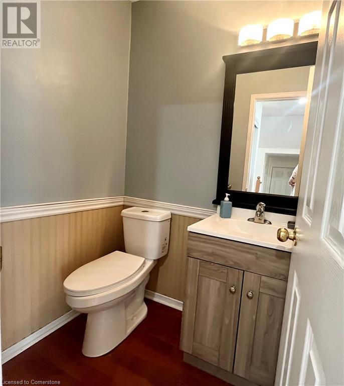 Photo 10 of 47 Gaydon Way, Brantford ON