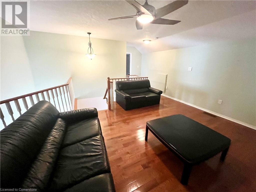 Photo 13 of 47 Gaydon Way, Brantford ON