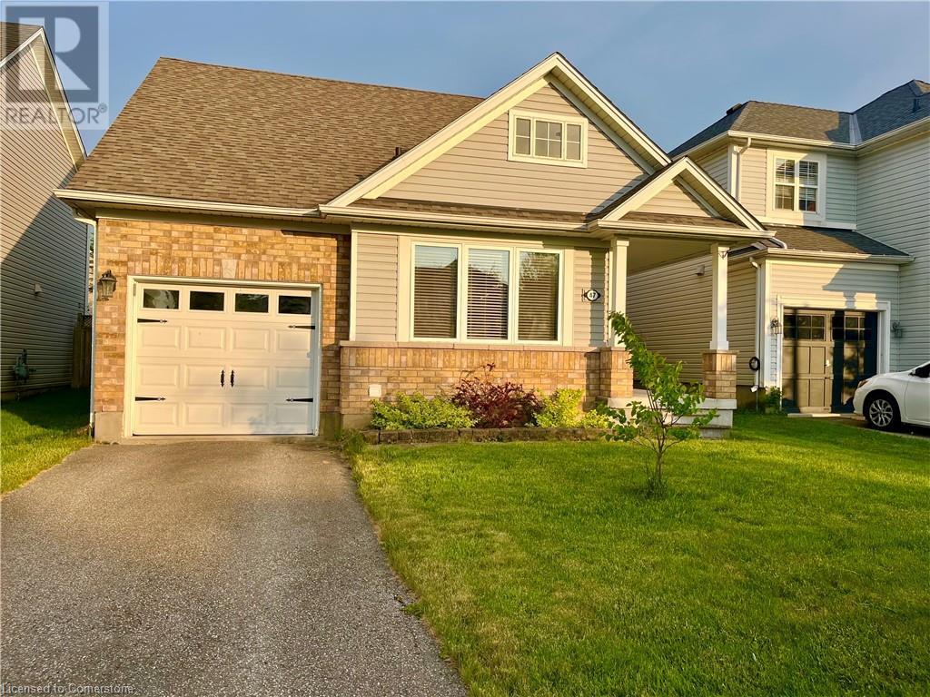 Photo 5 of 47 Gaydon Way, Brantford ON