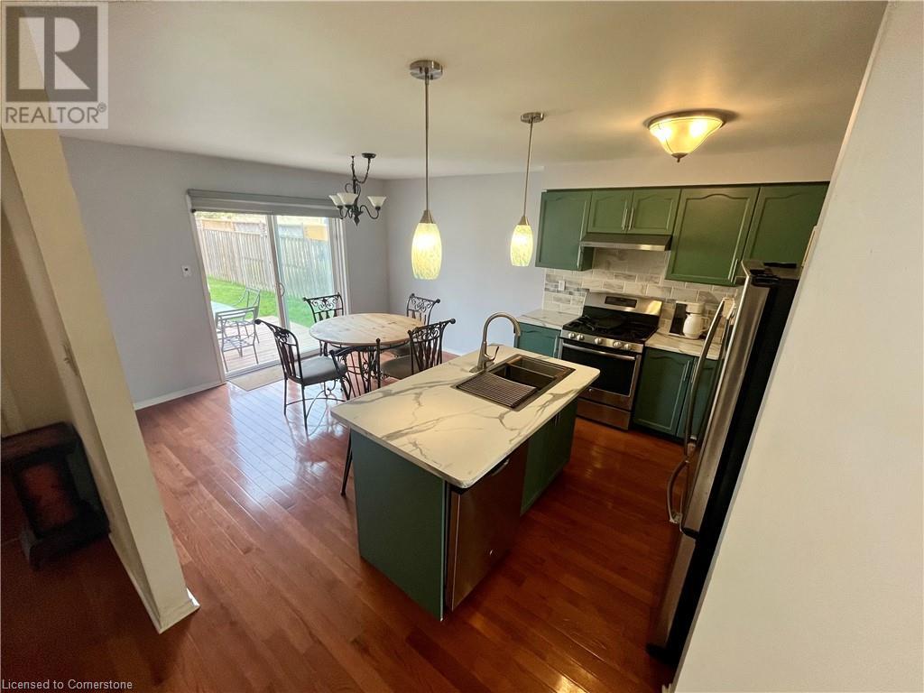 Photo 20 of 47 Gaydon Way, Brantford ON